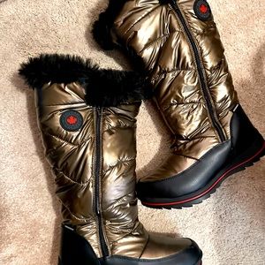 Gorgeous waterproof warm snow boots. Canadian Cougar Size 9. Bronze with fur.